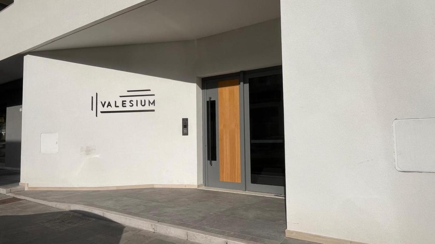 Valesium *